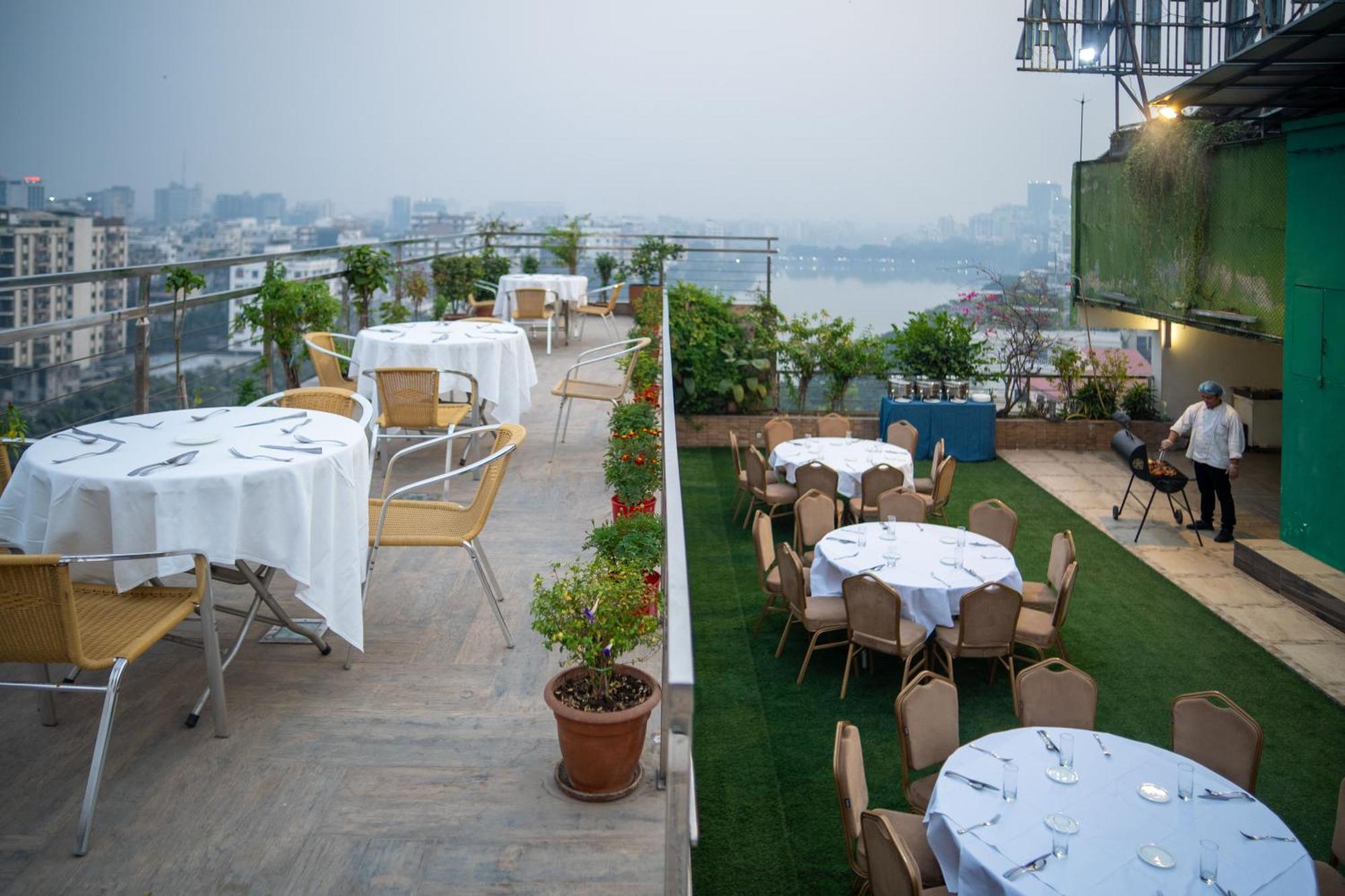 Coventina Lake Suites Dhaka Extérieur photo