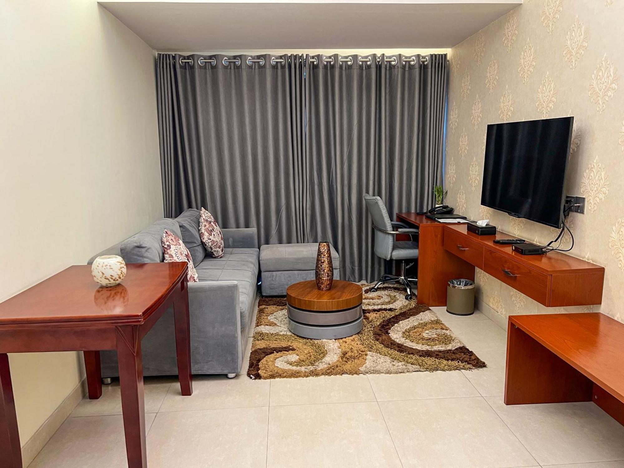 Coventina Lake Suites Dhaka Extérieur photo