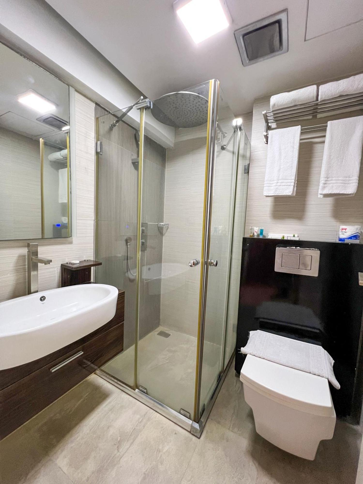 Coventina Lake Suites Dhaka Extérieur photo